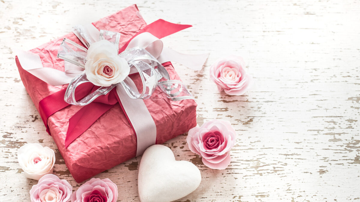 Cadeau femme : comment ne pas se tromper quand on veut vraiment faire plaisir ?